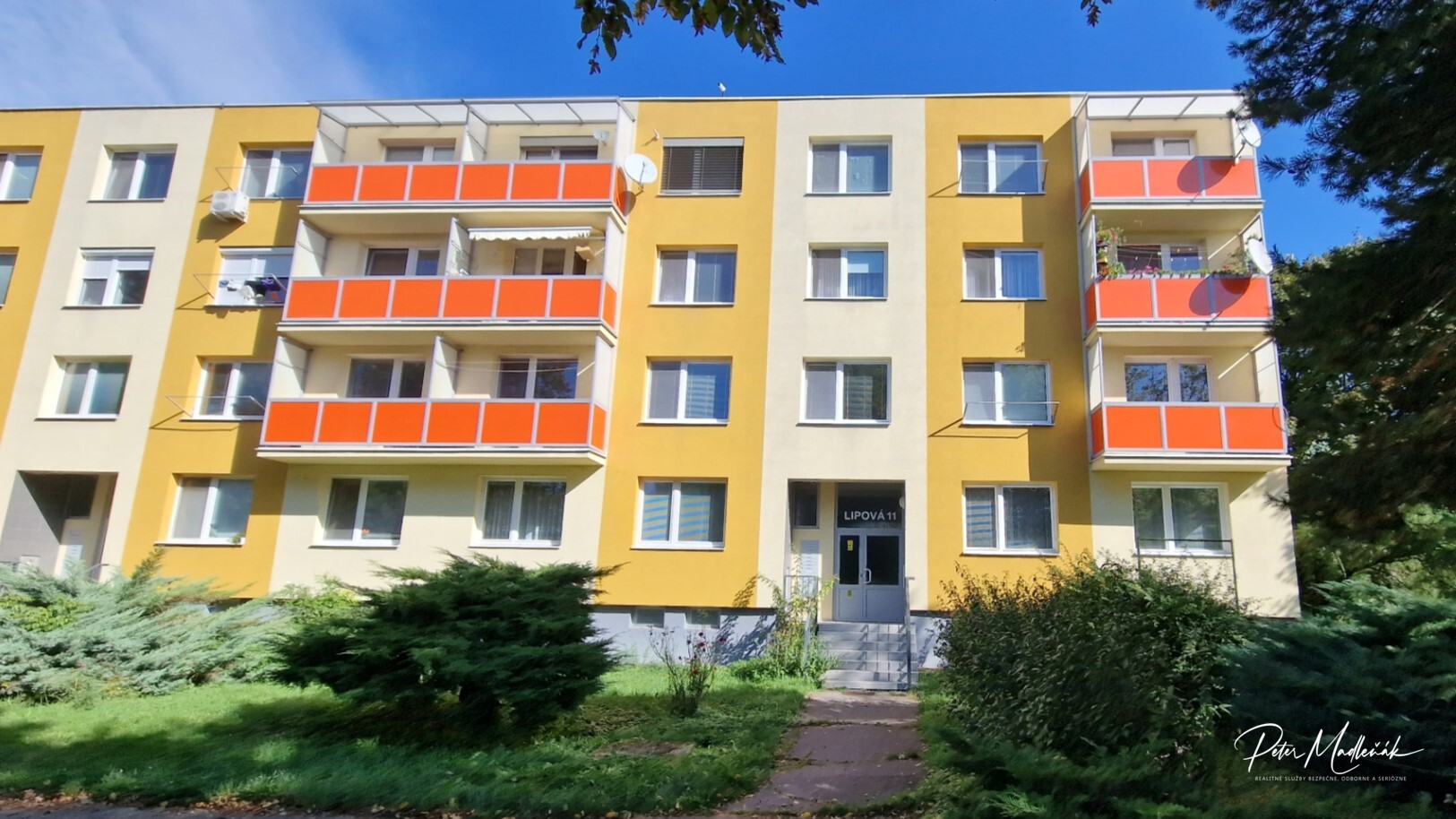 Na predaj veľký 4-izbový byt Nitra - Chrenová.