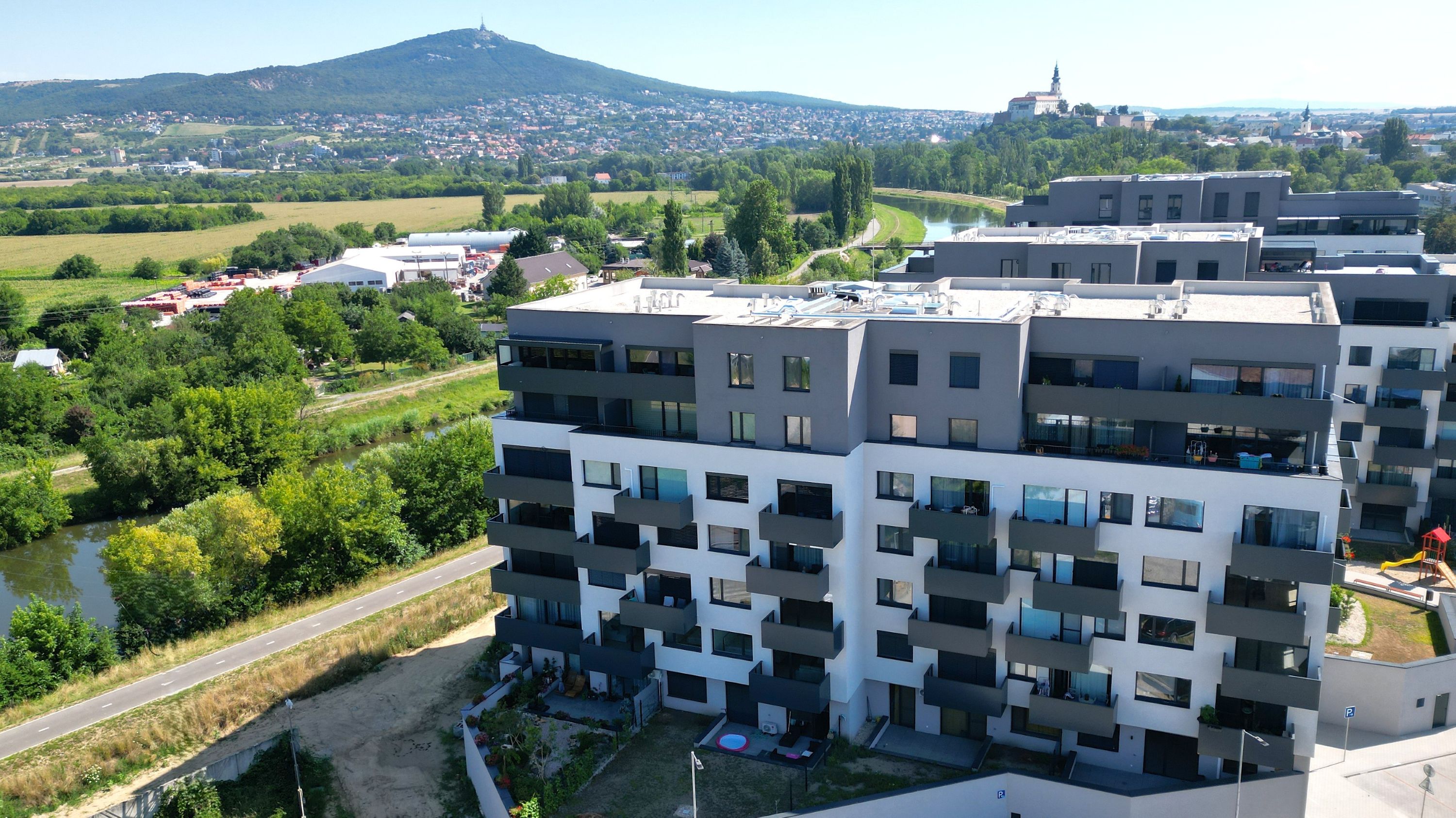 PREDANÉ - Na predaj 2-izbový byt v novostavbe RIVIERA v širšom centre Nitry