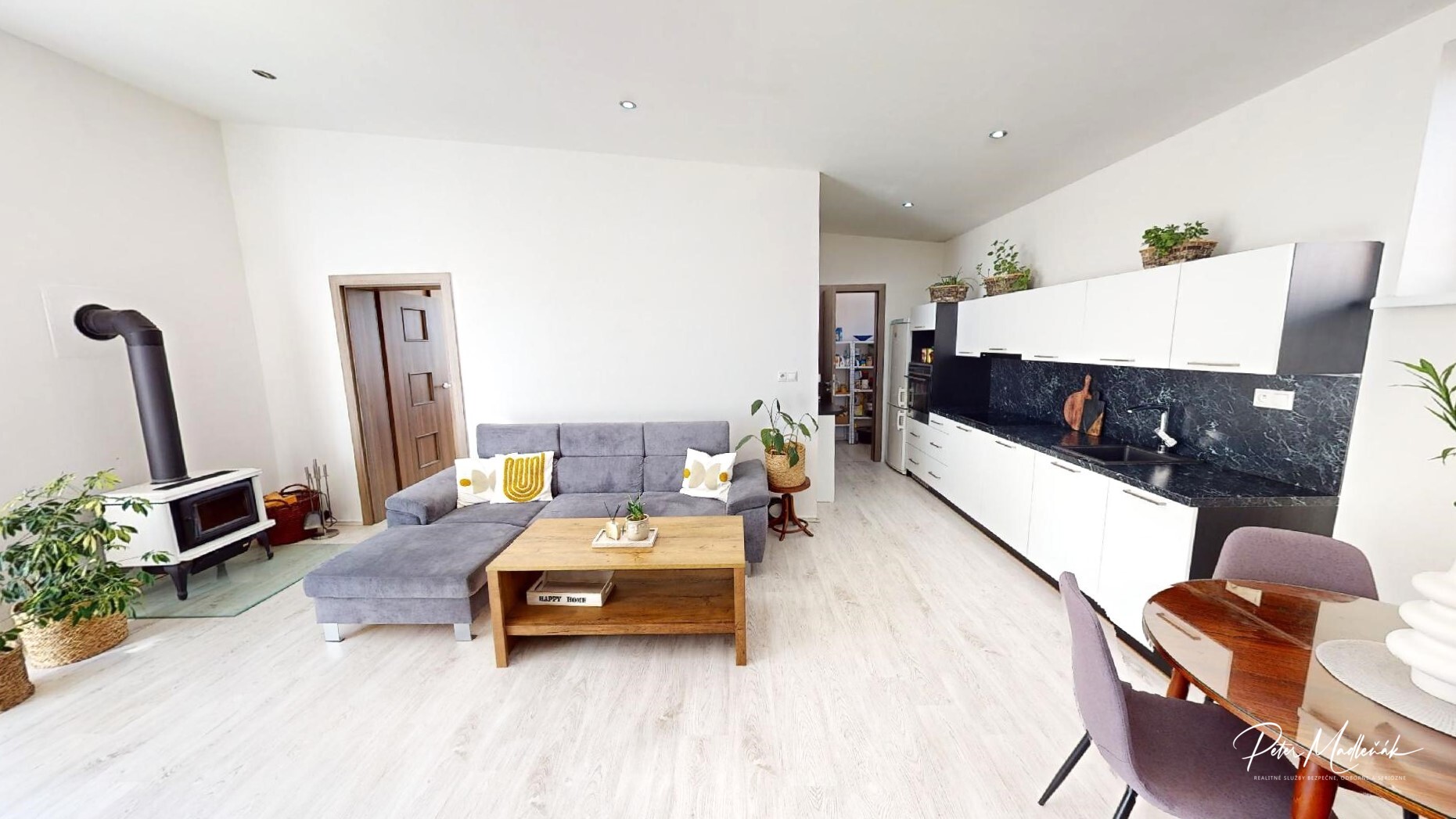 PREDANÉ - Na predaj 3-izbový dom typu BUNGALOV v obci Štitáre.